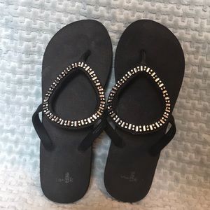 Sparkly Sanuk L/8-9 Sandals